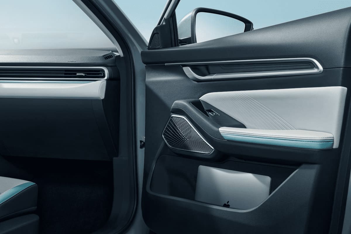 emgrand-new interior image